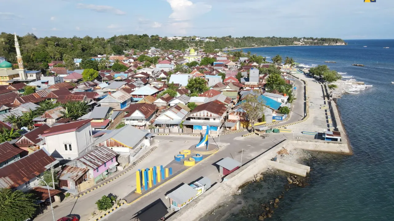 Kementerian PUPR telah merampungkan penataan Kawasan Pesisir Labuang di Kabupaten Majene sebagai destinasi wisata baru di Sulawesi Barat.