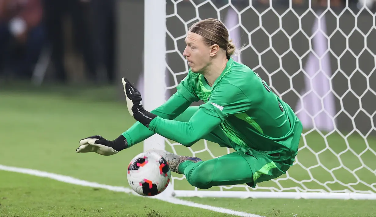 Menariknya, dari sembilan eksekusi penalti yang dilakukan hingga PSG meraih kemenangan. Enam di antaranya gagal berbuah angka. (AP Photo/Hussein Sayed)