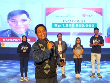 Top Leader HDI dan Founder Sekolah SPI, Julianto Eka Putra pada program HDI Make Life Meaningful di Jakarta, Senin (01/02/2021). HDI berkolaborasi dengan BenihBaik.com mendonasikan buku pendidikan untuk anak-anak panti asuhan dengan melibatkan seluruh enterpriser HDI. (Liputan6.com/Pool/WWCOM)