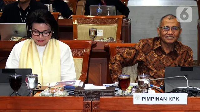 Rapat Komisi III DPR dengan KPK