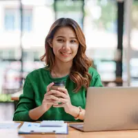 ilustrasi perempuan cantik dewasa/Amnaj Khetsamtip/Shutterstock