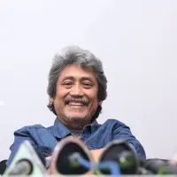 Sejak pekan lalu musisi legendaris Sam Bimbo dirawat di rumah sakit Asri, Duren Tiga, Jakarta Selatan. Sam dirawat akibat penyakit Infeksi Saluran Pernapasan Akut (ISPA). (Andy Masela/Bintang.com)