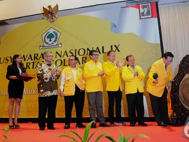 Agung Laksono saat membuka Munas ke-IX Partai Golkar di Hotel Mercure, Ancol, Jakarta, Sabtu (6/12/2014). (Liputan6.com/Andrian M Tunay)
