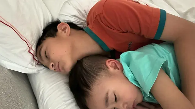 Rafathar dan Rayyanza. [Foto: Instagram/raffinagita1717]