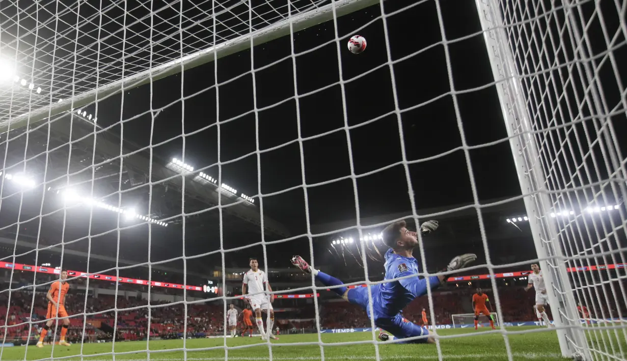 Memphis Depay memborong dua gol lalu Georginio Wijnaldum dan Cody Gakpo, masing-masing menyumbang satu gol. (Foto: AP/Peter Dejong)