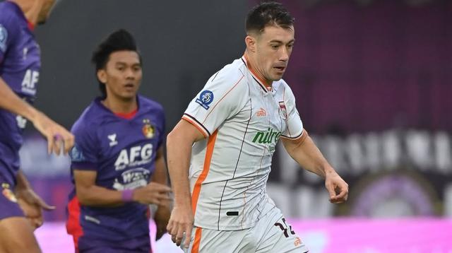 Aksi winger andalan Borneo FC Samarinda, Mariano Peralta dalam laga pekan ke-30 BRI Super League 2025/2026 di kandang Persik Kediri, Stadion Brawijaya, Kediri, Rabu (29/4/2026). (Dok. Borneo FC)