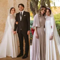 Putri Yordania dibalut gaun putih dari Dior di hari pernikahan, credit: Instagram @queenrania