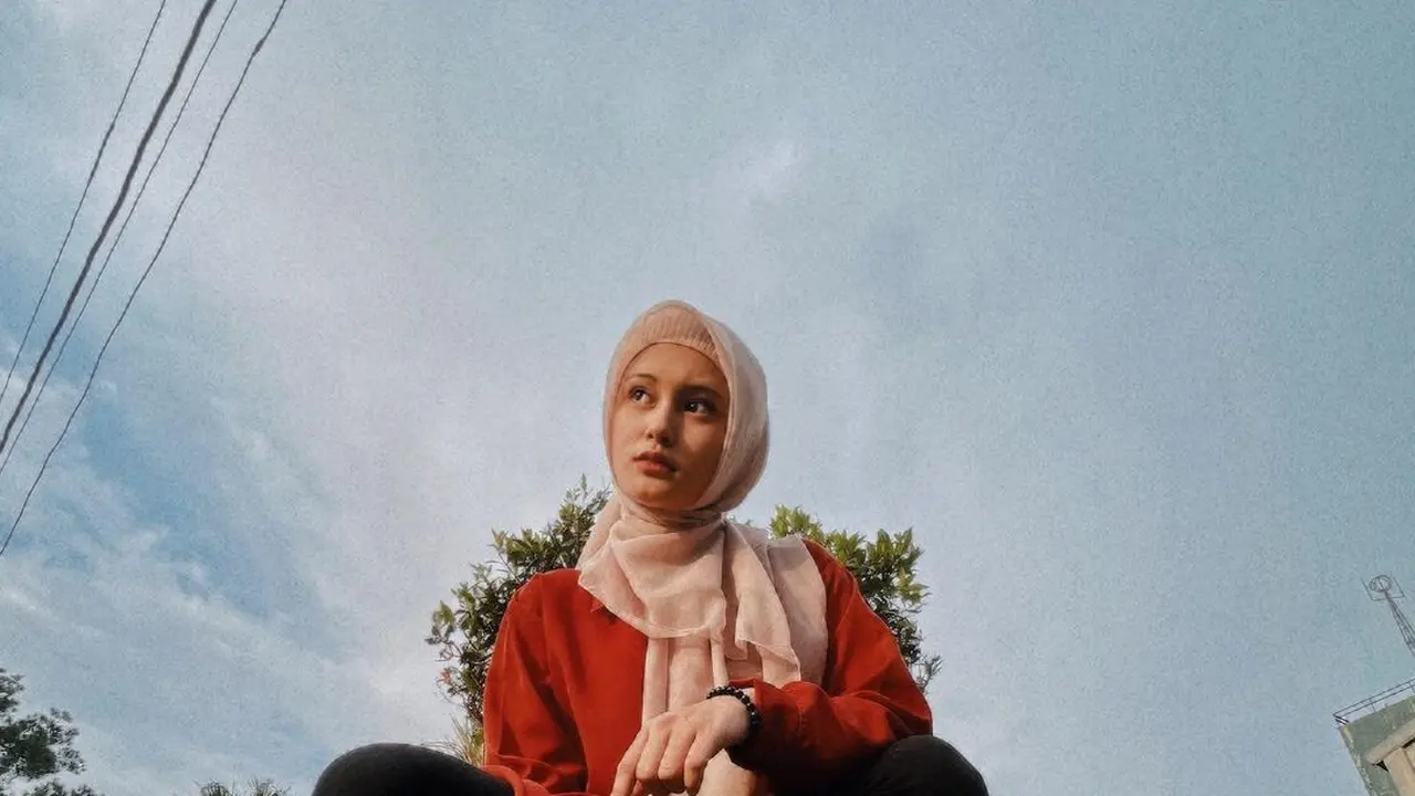 Perankan Karakter Tomboi, Ini 6 Potret Liyan Zef Pemeran Salma ‘DJS’ Tampil Berhijab