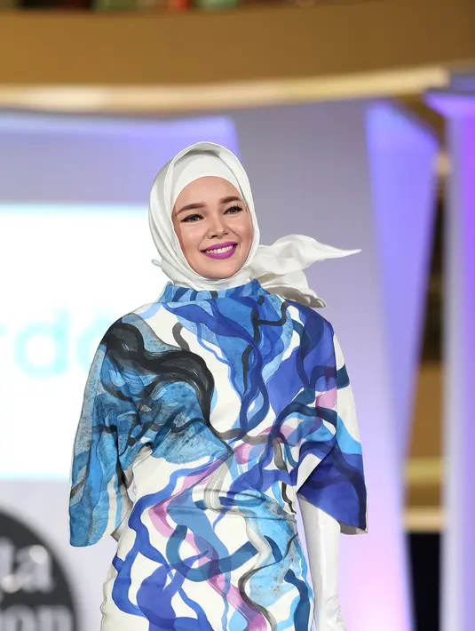 Pilihan wanita kelahiran Rio de Janeiro, Brasil 3 April 1980 ini jatuh pada make up untuk mengoptimalkan penampilannya ketimbang operasi plastik. Ia lebih memilih yang alami saja. (Andy Masela/Bintang.com)