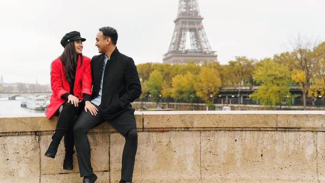 Hamil Anak Kedua, Ini 6 Potret Mesra Anjani Dina dan Suami yang Jarang Tersorot