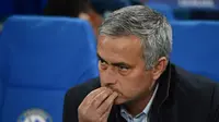 Gelandang Manchester United, Juan Mata, mengaku prihatin dengan situasi genting yang sedang dialami oleh manajer Chelsea, Jose Mourinho.
