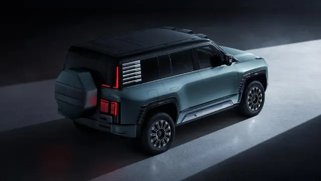 SUV listrik BYD Yangwang U8 dibekali tenaga buas dan tampilan yang futuristik