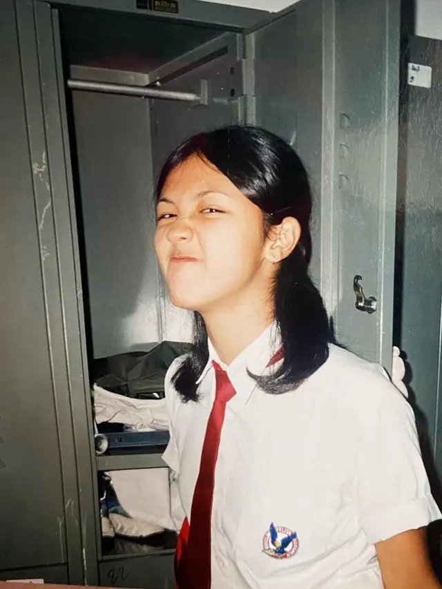 Lakukan '20 Years Challenge' Ini 6 Potret Masa Remaja Sharena Gunawan