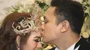 Akad nikah digelar di Balai Samudra, Kelapa Gading, Jakarta Utara, Minggu (18/9). Disela kesibukannya, Gilang Dirga hanya mengambil libur sehari sebelum menikahi Adiezty Firsa. (Bambang E. Ros/Bintang.com)