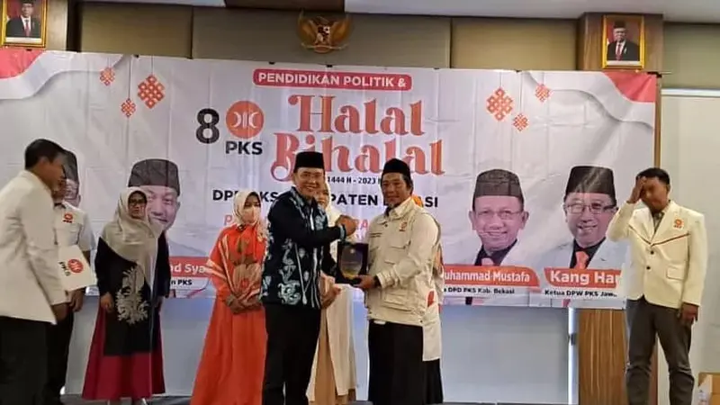 SK perpanjangan Pj Bupati Bekasi diungkap Dani Ramdan menghadiri Halal Bihalal yang digelar DPD PKS Kabupaten Bekasi yang digelar di Hotel Sunera Antero Jababeka, Minggu (21/5/2023).