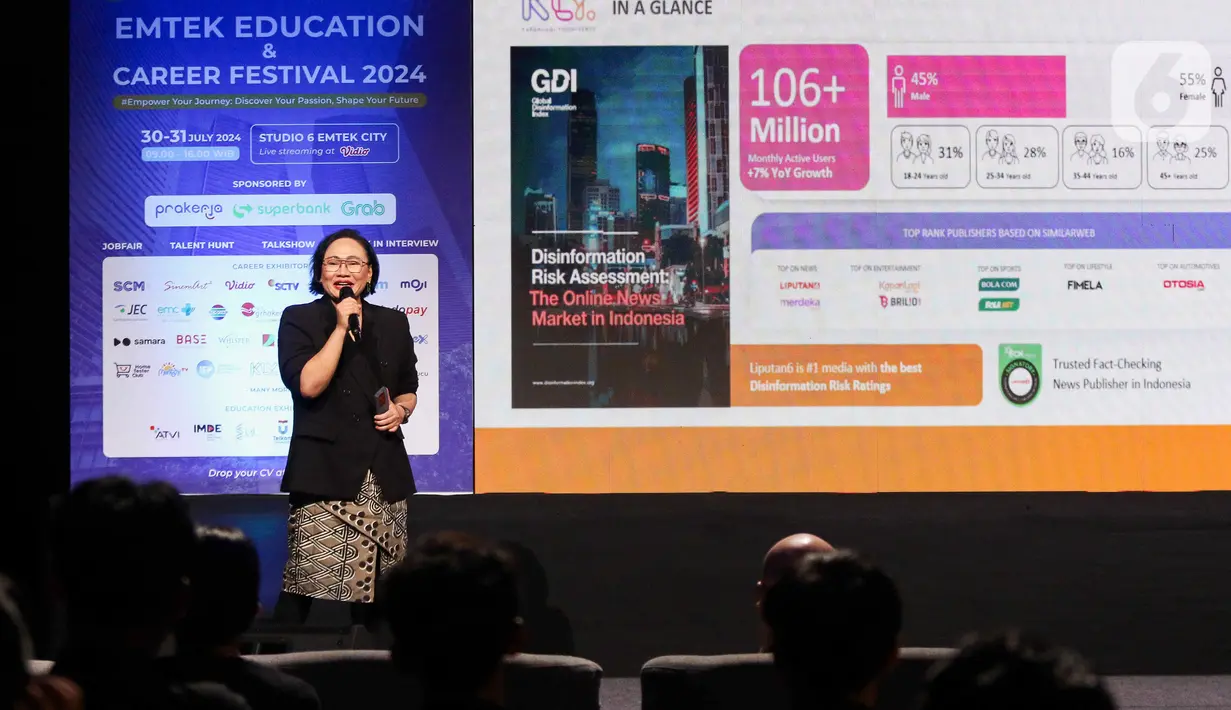 Pemimpin redaksi Liputan6.com Elin Yunita saat memberikan paparannya pada acara Emtek Education & Career Festival 2024 di Studio 6 Emtek City, Studio Indosiar, Daan Mogot, Jakarta, Selasa (30/7/2024). (Liputan6.com/Herman Zakharia)