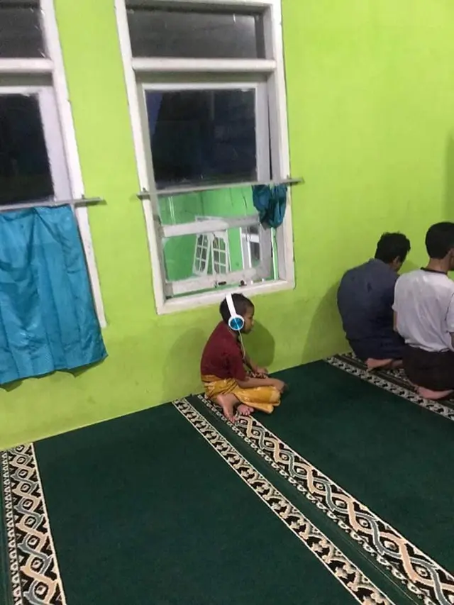 6 Kelakuan Bocah Seenaknya Sendiri Ini Bikin Geleng Kepala