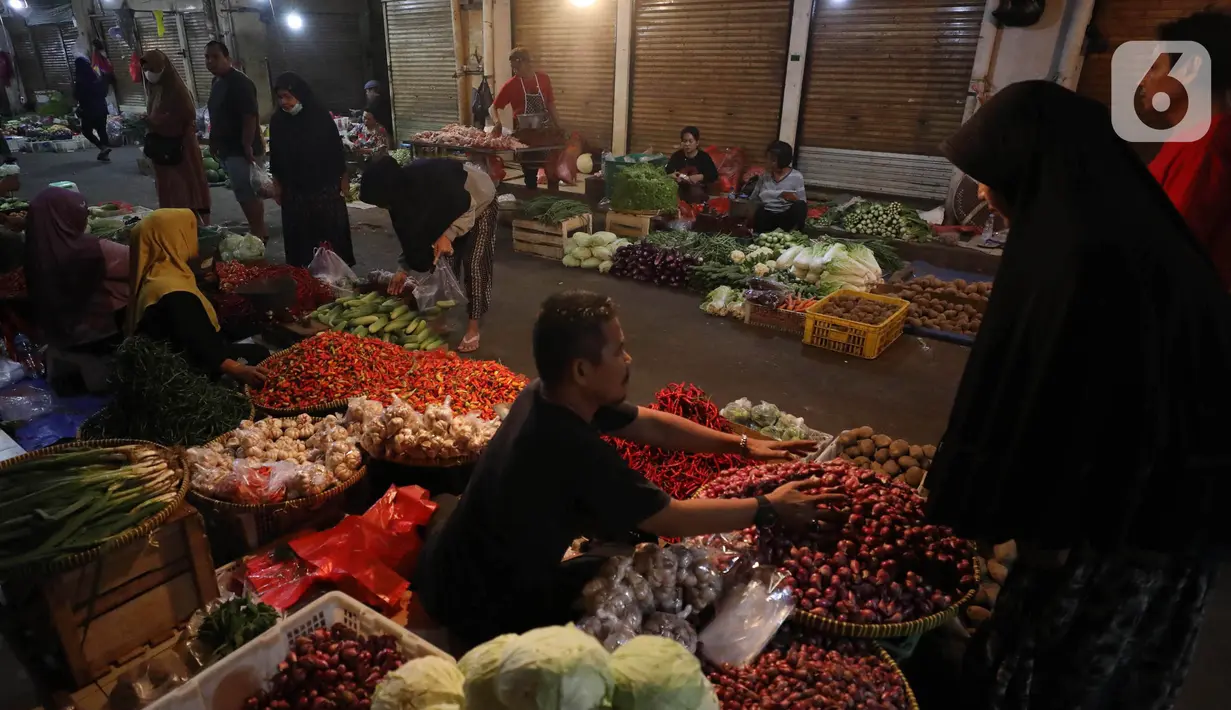 Penurunan daya beli dipengaruhi sejumlah faktor yaitu deflasi tiga bulan berturut-turut, menurunnya kinerja industri manufaktur. (Liputan6.com/Angga Yuniar)