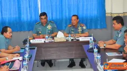 Citizen6, Jakarta: Inspektur Kolinlamil Kolonel Laut (P) Chairil Hapri, membuka Wasrikral di ruang rapat Satlinlamil Jakarta, Tanjung Priok, Jakarta Utara, Kamis (20/9). (Pengirim: Dispenkolinlamil). 