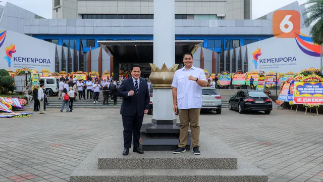 Foto: Sah! Momen Erick Thohir Lakukan Sertijab Menpora dengan Dito Ariotedjo