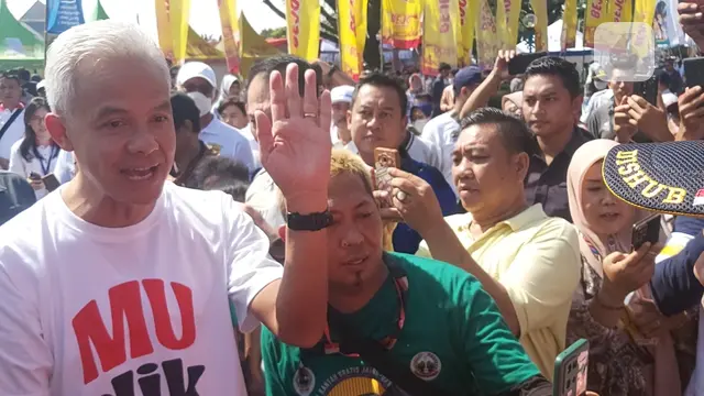 Gubernur Jawa Tengah Ganjar Pranowo melepas 10.750 ribu pemudik asal Jawa Tengah, Senin (17/4/2023), di TMII, Jakarta Timur.