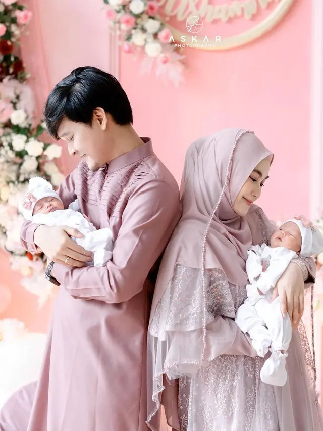 Acara Akikah Anak Kembar Anisa Rahma yang Curi Perhatian