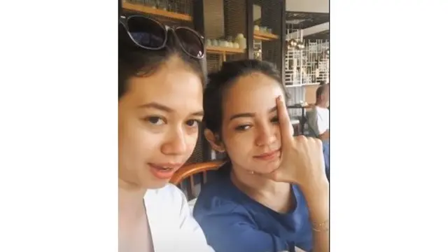 6 Momen Seru Liburan Yuki Kato dan Enzy di Bali, Pose Tidur Bikin Gagal Fokus