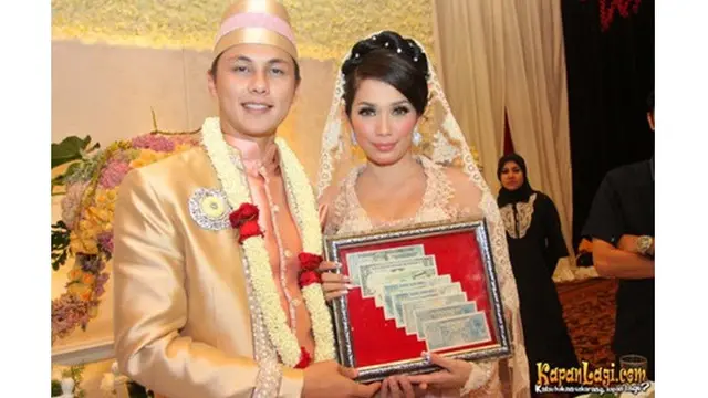 Akui Pernah Tanam Benang, Ini 7 Potret Transformasi Ussy Sulistiawaty dalam Satu Dekade