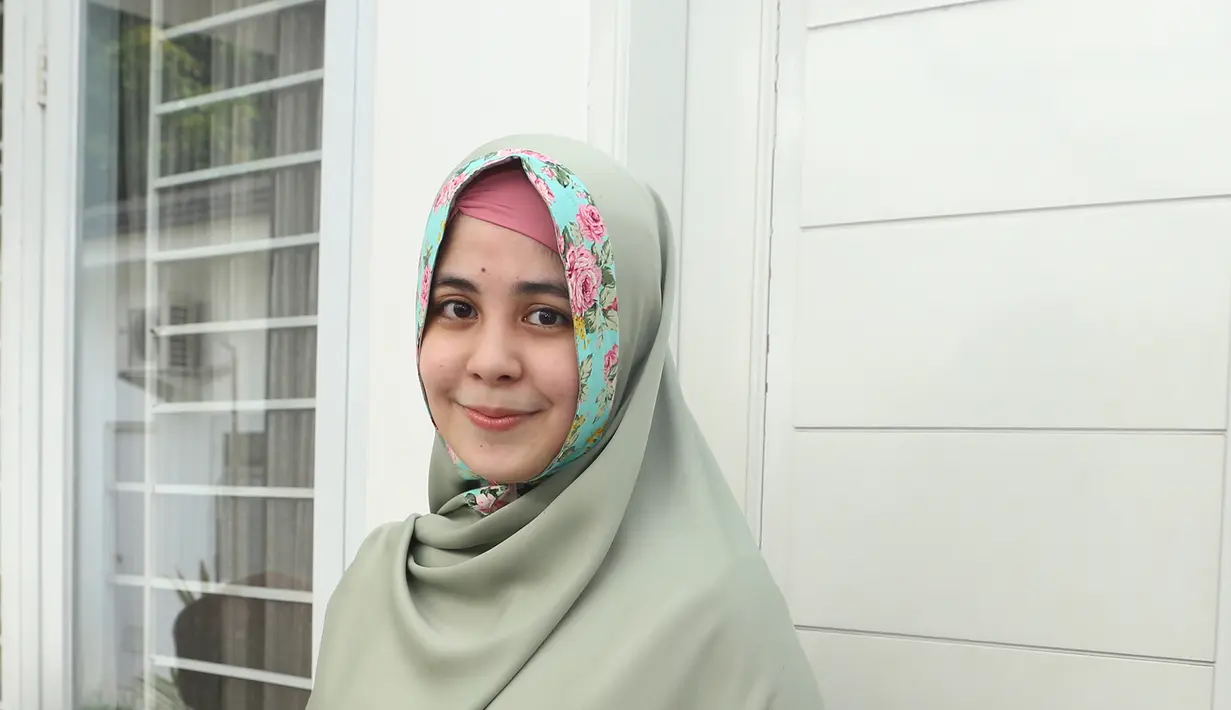 Artis berusia 26 tahun ini merasa kecewa dan mempertanyakan ketulusan Stuart Collin untuk datang ke kediamannya dan meminta maaf. Risty mengatakan ia tak akan menolak untuk memberikan kata maaf kepada Stuart Collin. (Andy Masela/Bintang.com)