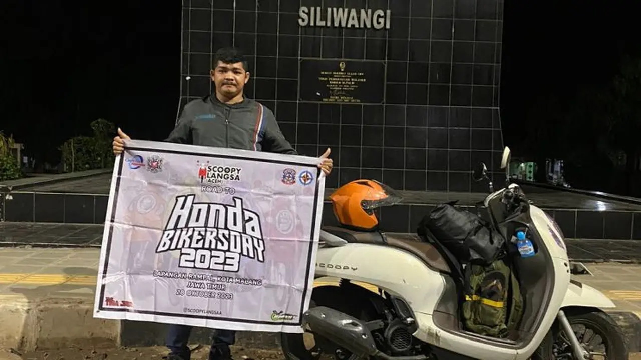 Pria Ini Touring 17 Hari Pakai Honda Scoopy (ist)
