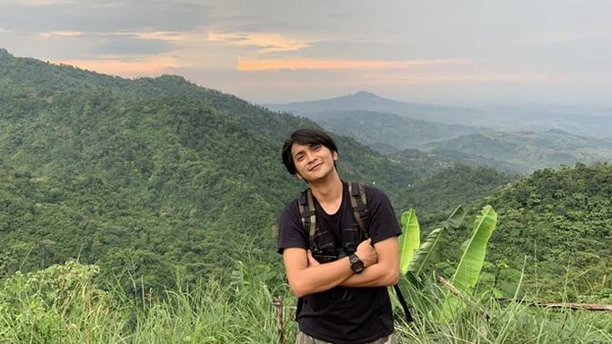 Aktor sinema Reiner Manopo tetap awet muda dan masih betah single di usianya ke 33 tahun. (Sumber: Instagram/@reinermanopo)