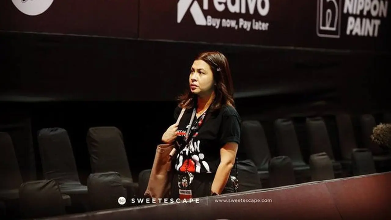 18 Tahun Menikah, Ini 10 Potret Cantik Fifi Karamoy Istri Vincent Rompies