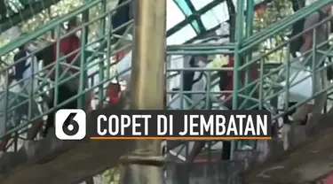 Beredar video aksi copet di jembatan penyeberangan viral di media sosial.