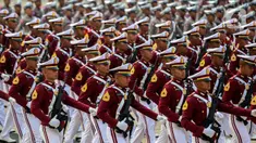 Tak hanya polisi, personel pemerintah provinsi (pemprov) juga ikut dilibatkan mengamankan SUGBK. (Liputan6.com/Johan Tallo)
