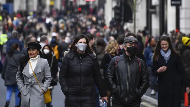 Warga London Kembali Ramaikan Jalanan