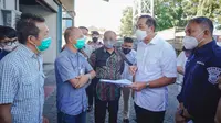 Menteri Perdagangan (Mendag) Muhammad Lutfi tinjau stok  minyak goreng di Makassar.