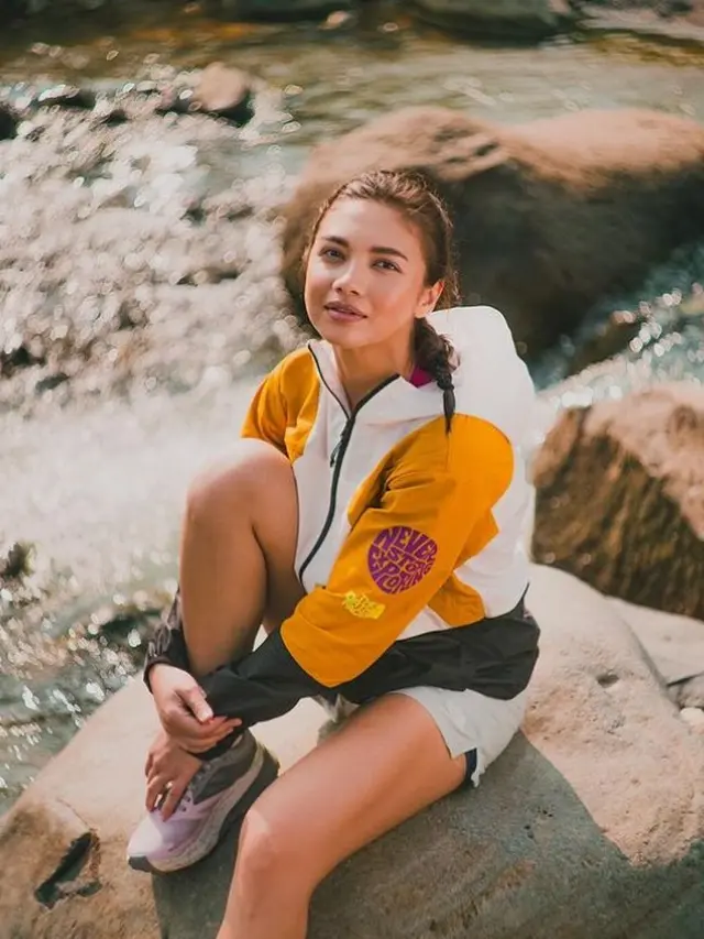 Angela Gilsha ala backpacker cantik (Instagram/angelagilsha)