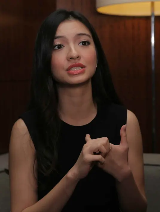 Bukan tanpa alasan bagi Raline mengunjungi museum. Ia berpendapat bahwa mempelajari berbagai budaya diberbagai negara bertujuan untuk membangun karakter dirinya untuk lebih baik lagi. (Andy Masela/Bintang.com)