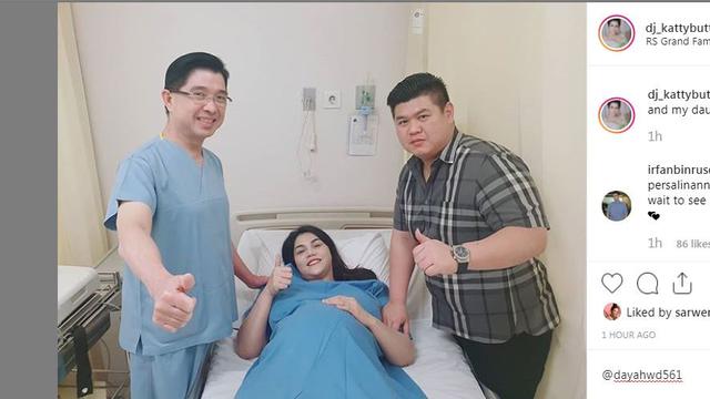 Jelang Melahirkan Dj Butterfly Semringah Di Rumah Sakit Showbiz Liputan6 Com