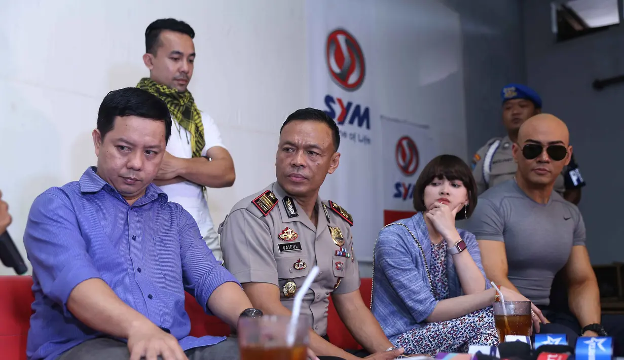 "Beliau memang berniat meminta maaf setelah ketahuan. Tapi saya mau tahu alasannya dulu. Karena waktu pertama kali tim IT saya cek, beliau mengaku intagramnya dibajak," kata Deddy di Kalibata, Jakarta Selatan, Senin (8/2/2016). (Nurwahyunan/Bintang.com)