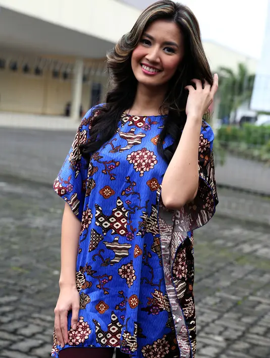 Sekali saja dia mengibas rambut, maka dunia akan bertekuk lutut. (Bintang.com/Muhammad Akrom Sukarya)