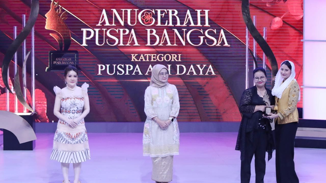 Agustina Wilujeng Wali Kota Semarang saat menerima penganugrahan Puspa Bangsa kategori Puspa Adi Daya di Jakarta. (Foto: Liputan6.com/Humas Pemkot Semarang)