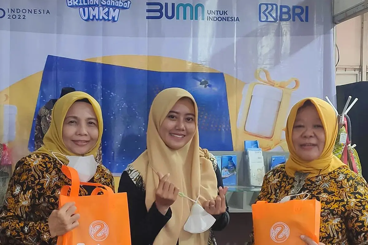 Transformasi Zialova Batik sebagai Produsen Fashion Lokal Favorit di Pekalongan Berkat KUR BRI