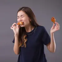 Mengunyah makanan./Copyright shutterstock.com/g/9nong