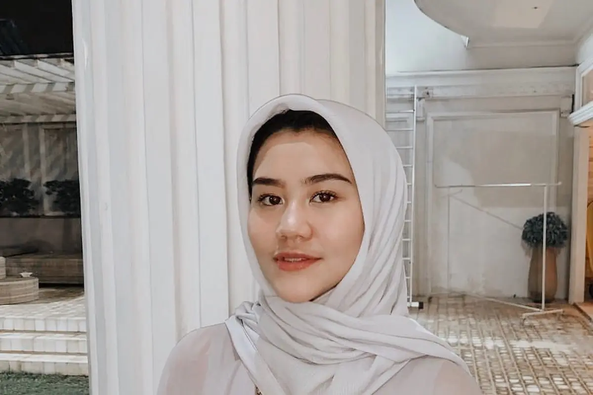 7 Potret Aaliyah Massaid saat Tampil Berhijab, Banjir Pujian