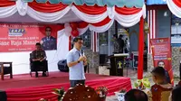 Staf Khusus Menteri Hukum dan HAM RI, Bane Raja Manalu memantau sosialisasi dan layanan Eazy Passport dilaksanakan di Halaman Rutan Sidikalang, Kabupaten Dairi, Sumatera Utara, Jumat (18/8/2023). (Istimewa)