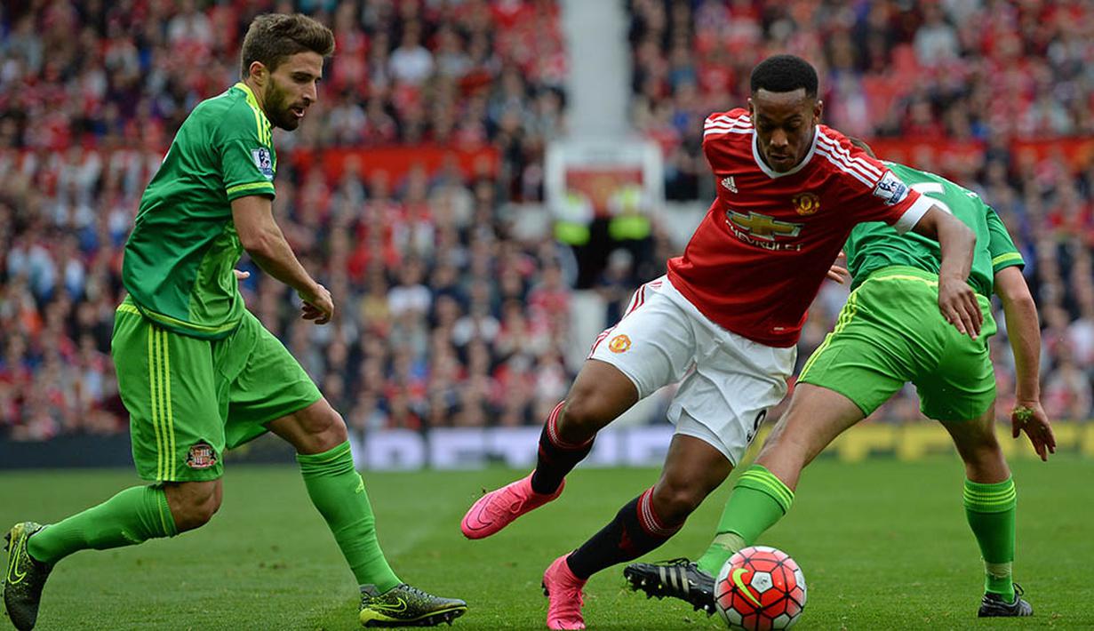 Tetapi pandangan itu sedikit sirnah saat Anthony Martial sukses mencetak gol kala debut bersama Setan Merah. (AFP/Oli Scarff)