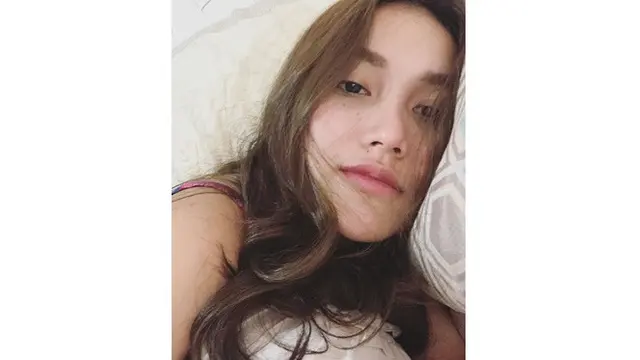 5 Potret Ayu Ting Ting saat Baru Bangun Tidur, Tetap Memesona