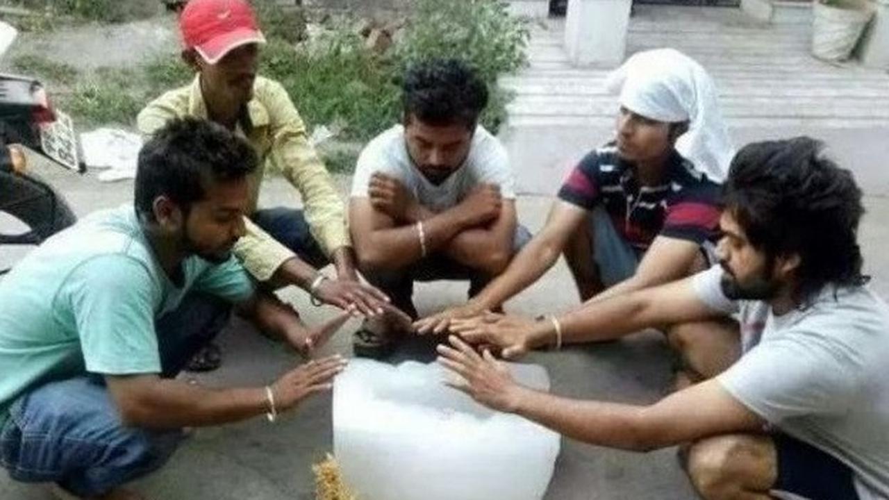 6 Aksi Absurd Remaja Komplek Saat Kumpul Ini Bikin Tepuk Jidat