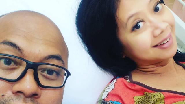 [Bintang] Asri Welas dan suami